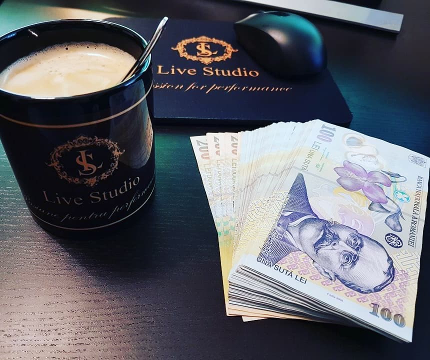 cat-poti-castiga-in-videochat